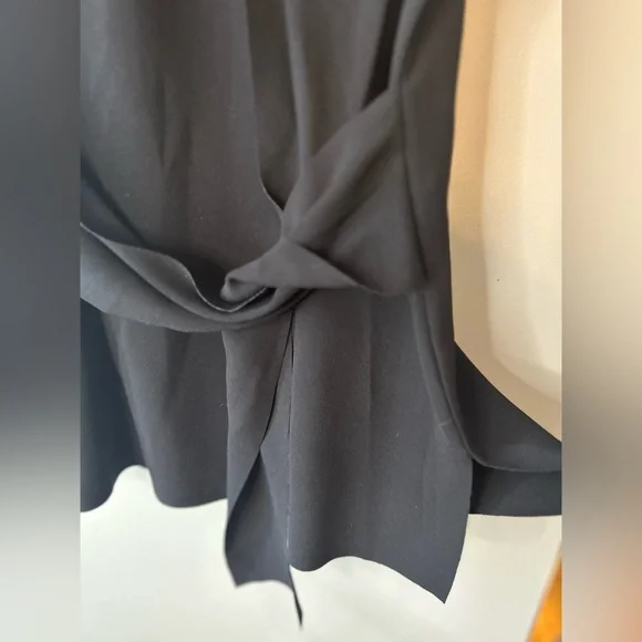 Tristan sleeveless top - Picture 9 of 10